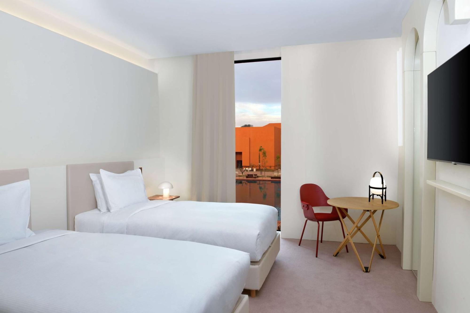 Doubletree By Hilton Ben Guerir Hotel & Residences Benguerir Exterior foto