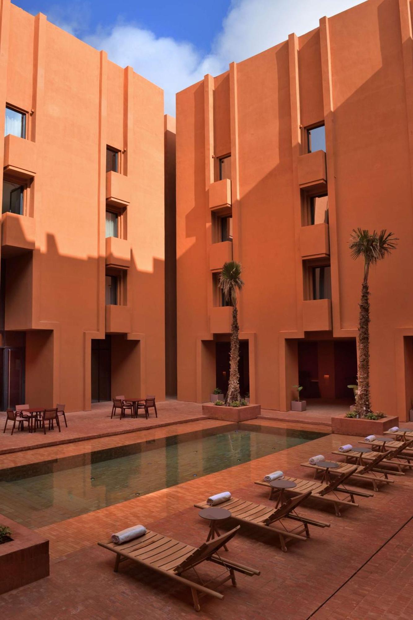 Doubletree By Hilton Ben Guerir Hotel & Residences Benguerir Exterior foto